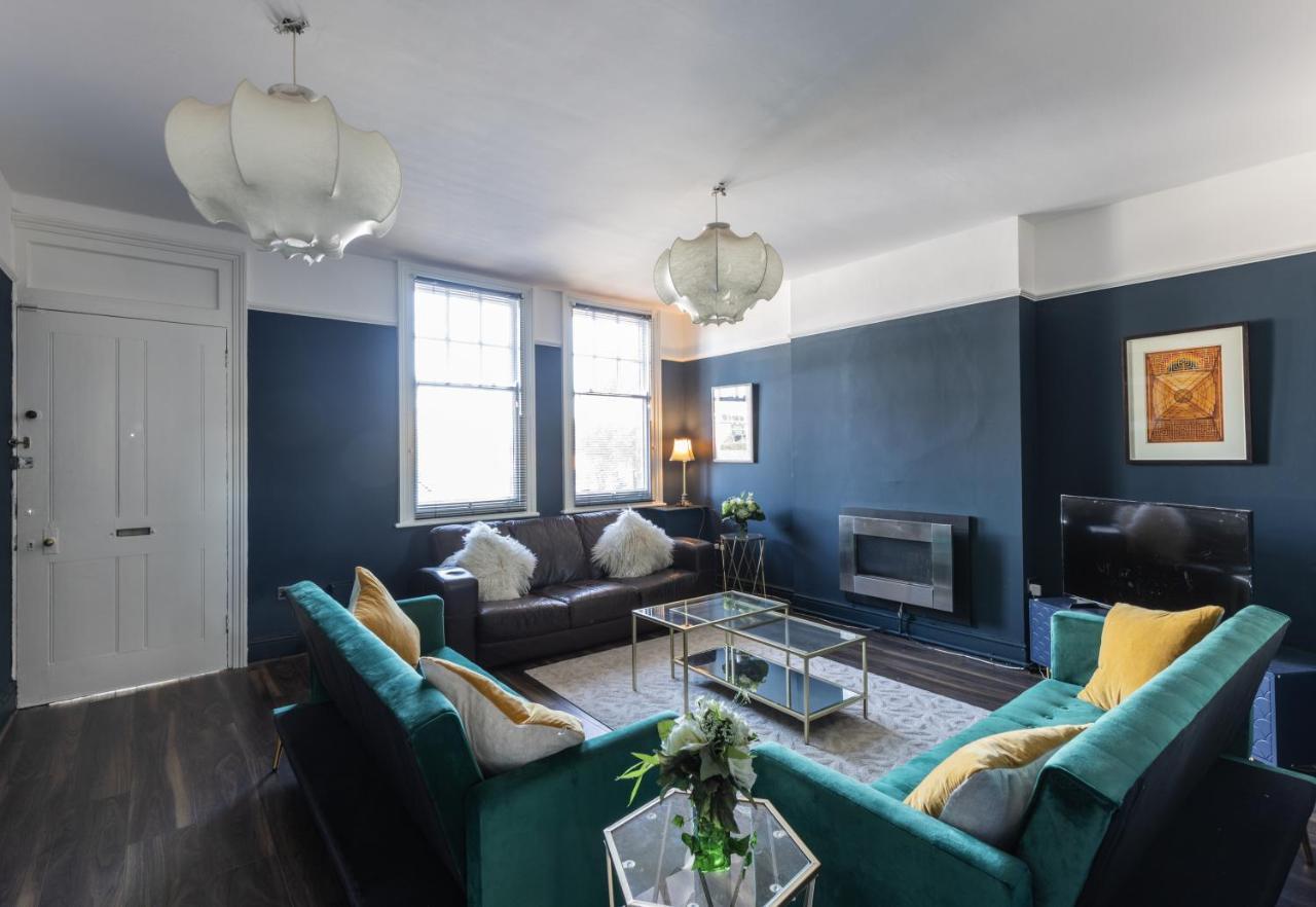 Boutique Family Apartment In Celebrity Village. Barnt Green Exteriér fotografie